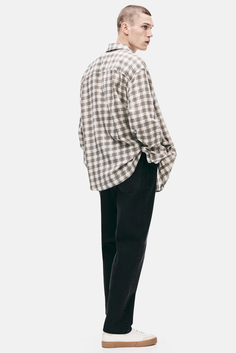 اتش اند ام جينز بخصر عادي وقصّة مستقيمة