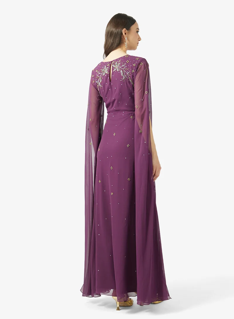 فروك اند فرل فستان ماكسي بأكمام كاب مزينة