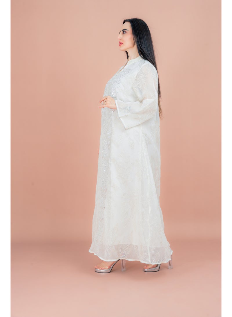 اكسا جلابية لؤلؤ ونقش أناقة بيج - Image 3