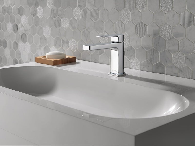 Peerless P1519LFM Xander Single Handle Bathroom with Metal Popup Drain Chrome - Image 5