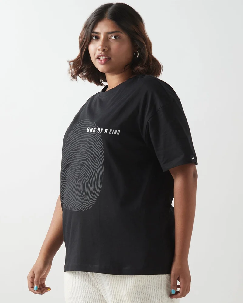 bewakoof Women's Jet Black One Of A Kind Graphic Printed Oversized Plus Size T-shirt