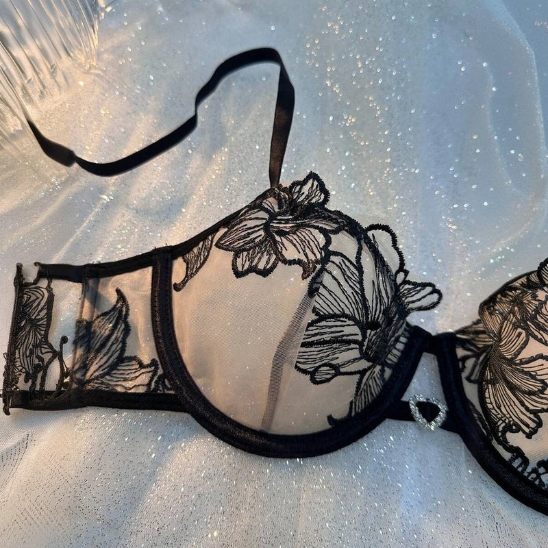 Fashion New Lace Up-Push Cup Breathable Embroidered Pure Desire Bra Set - Image 4