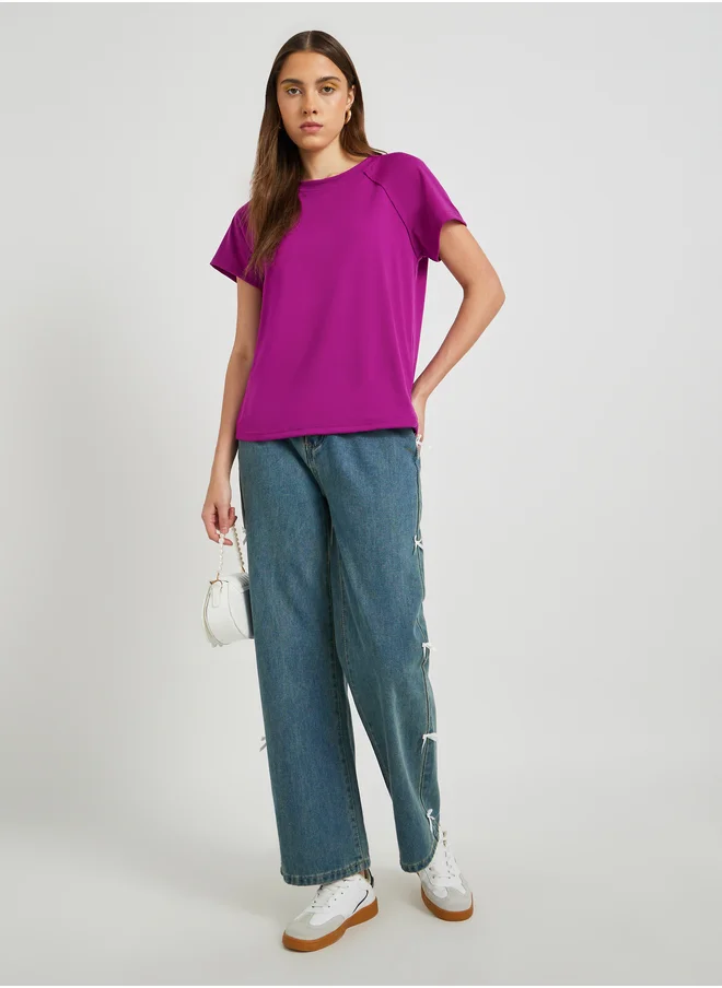 ستايلي Solid Seam Detail Round Neck T-Shirt