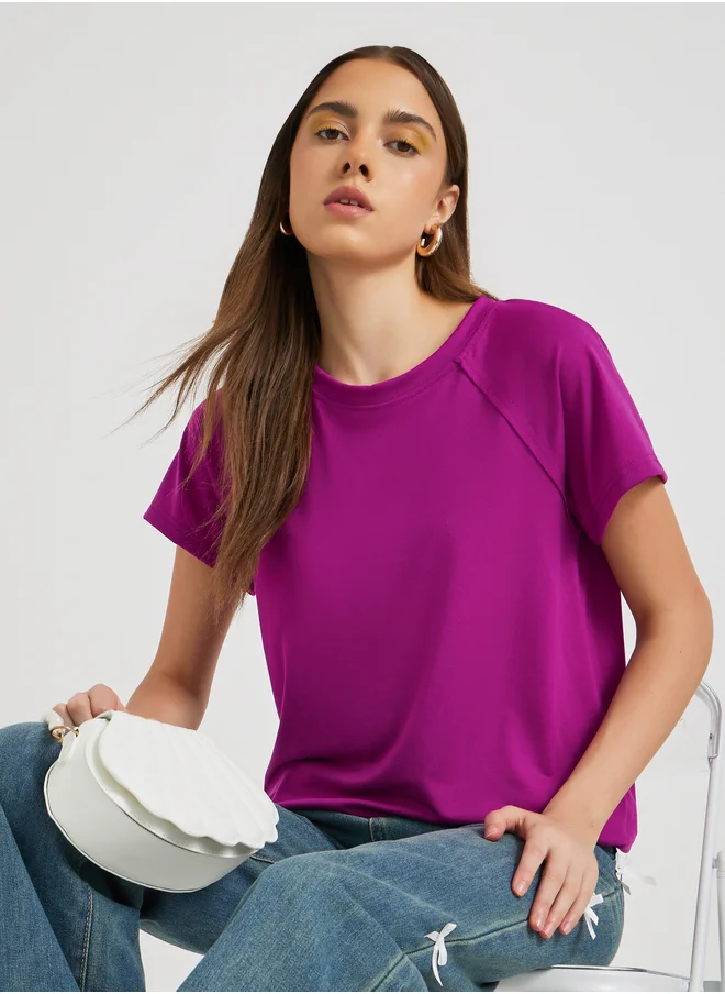 ستايلي Solid Seam Detail Round Neck T-Shirt