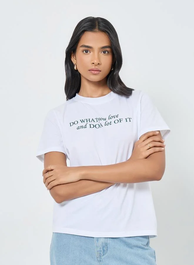 تايك تو تيشيرت بقصة عادية وطبعة كتابة