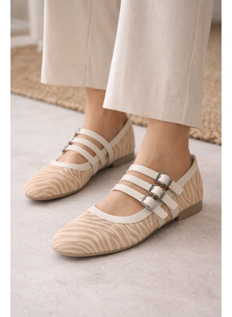 لايف ستيلاش  حذاء باليرينا مسطح من القماش مع إبزيم BF-807 - بيج - Image 3