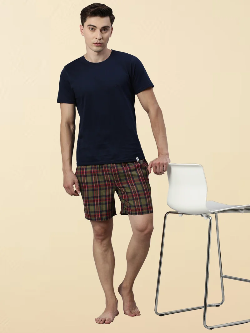 جوفن شورت رجالي منقوش باللون الأخضر الزيتوني