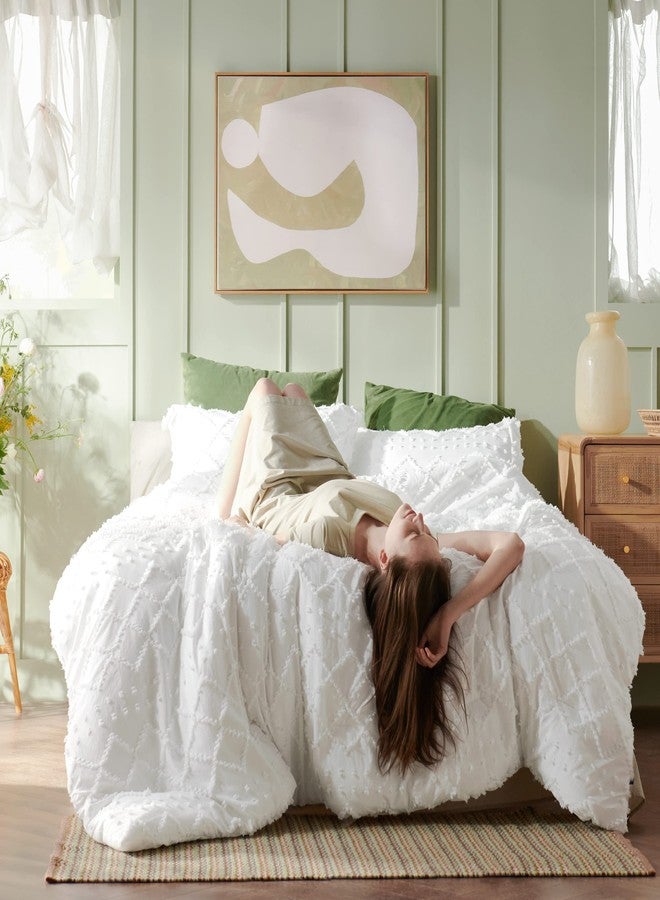 Bedsure Queen Comforter Set - White Comforter, Boho Tufted Bedding Comforter Set for Kids, 3 Pieces Farmhouse-Style Bed Set for All Seasons, Fluffy Soft Bedding Set with 2 Pillow Shams - Image 3