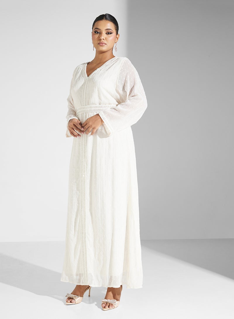 Khizana Plus size dress with shimmer detail - Image 4