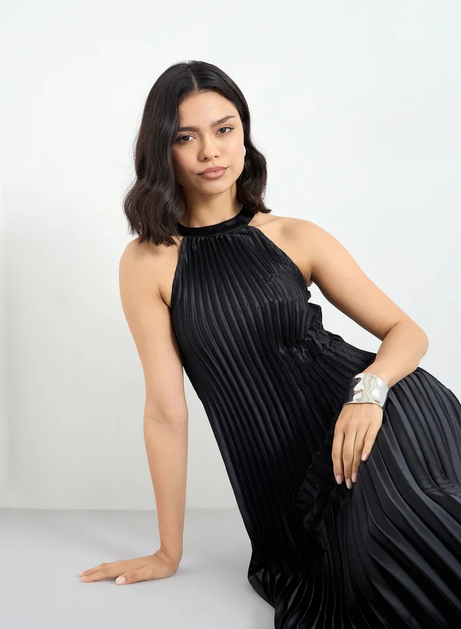Styli Pleated Halter Neck Shift Maxi Dress