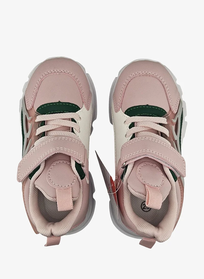 ستون أحذية للأطفال