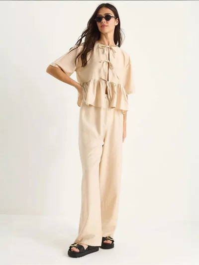 بيانكو لوتشي طقم قطعتين لوكسي بنقوش مع تفاصيل مكشكشة