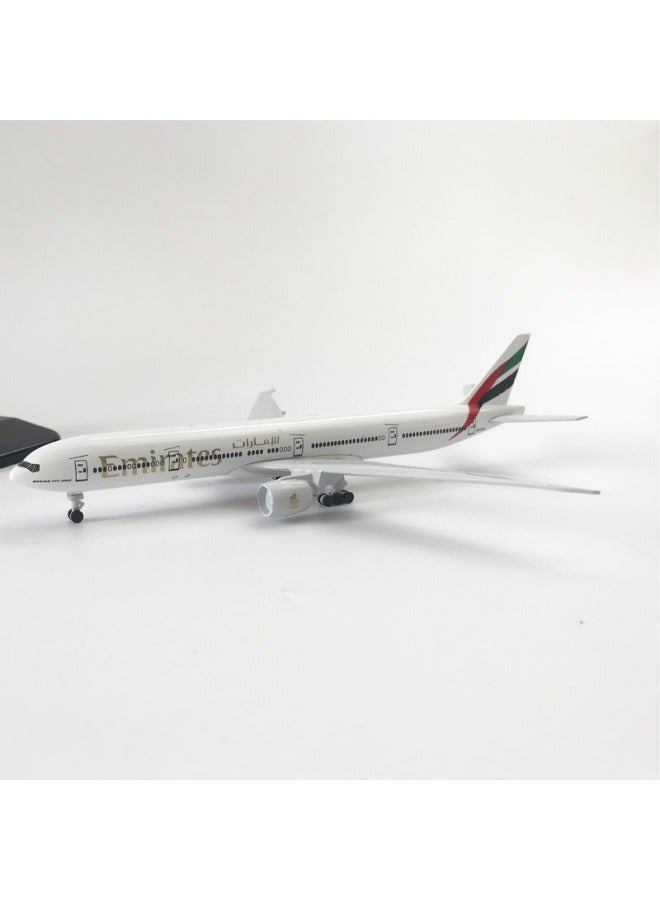 20cm Alloy Aircraft Tabletop Display Model 1:200 Scale UAE Boeing 777 Aircraft Model Ornament Toy Decoration Collection Gifts - Image 2
