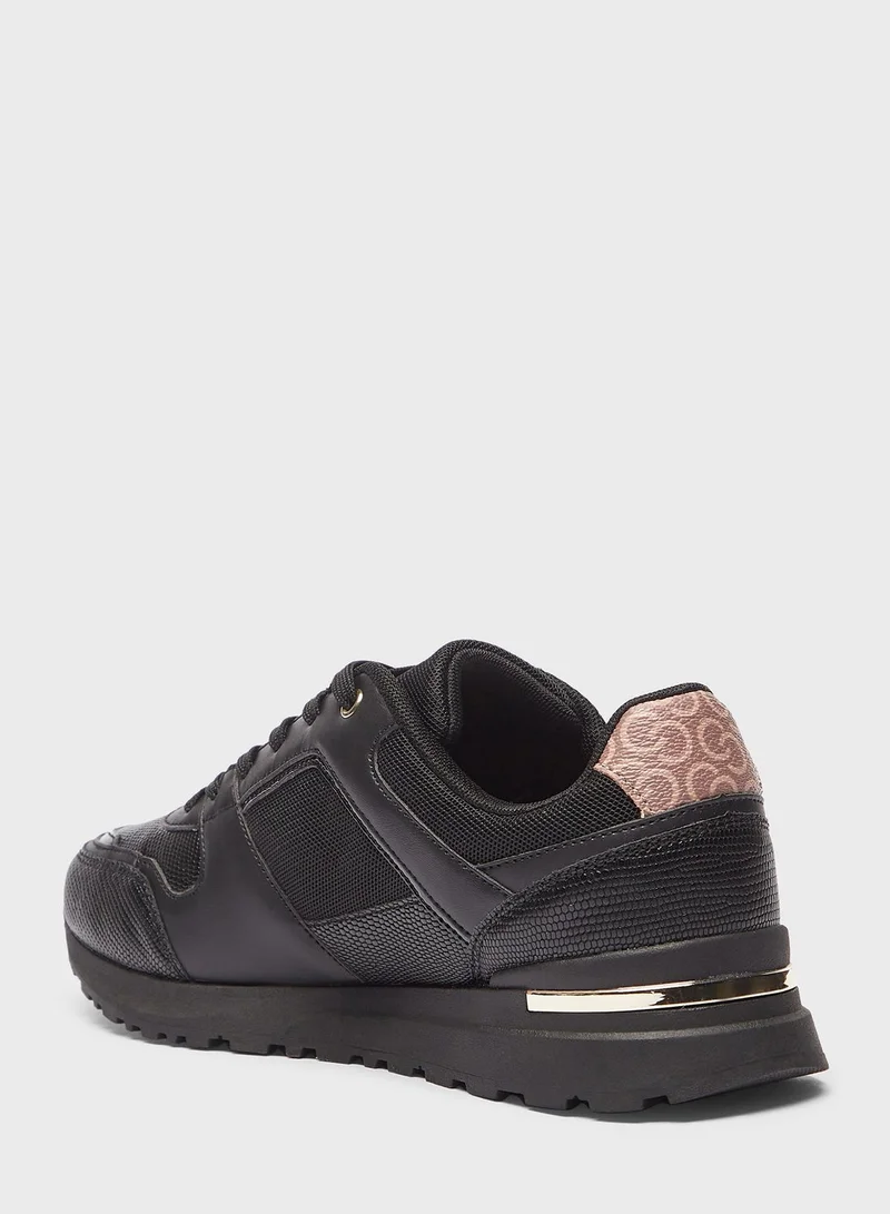 سيليست Lace Up Low Top Sneakers