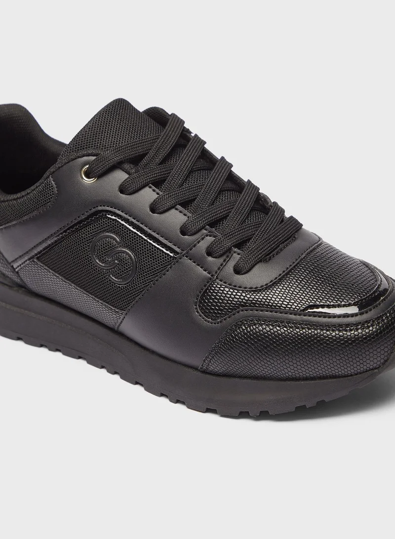 سيليست Lace Up Low Top Sneakers