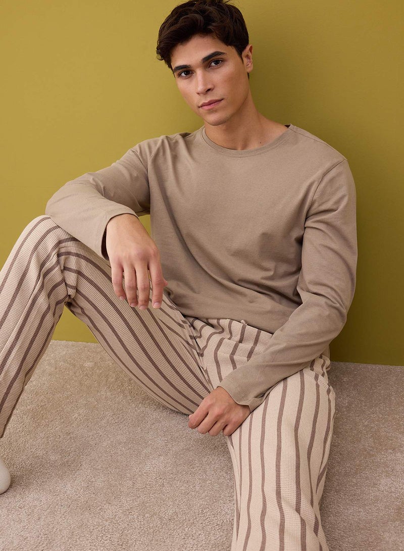 trendyol Beige Regular Fit Striped Textured Knitted Pajamas Set Tmnaw26Pt00006 - Image 2