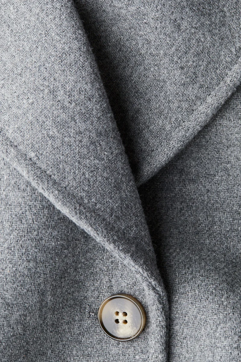 اتش اند ام معطف مزدوج الصدر