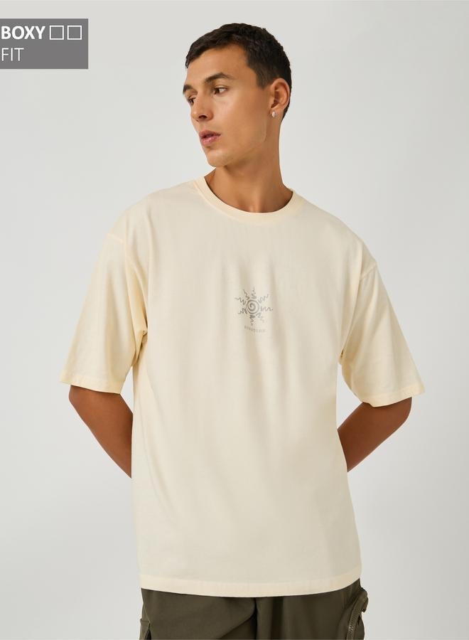 ستايلي تي شيرت قطن بقصة بوكسي بطبعة شمس ستايلي - Image 2