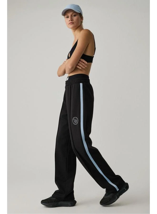 URBAN BEAT Kımıko Women's Relaxed-Fit Black Sweatpants with Elastic Waist and Small Print.