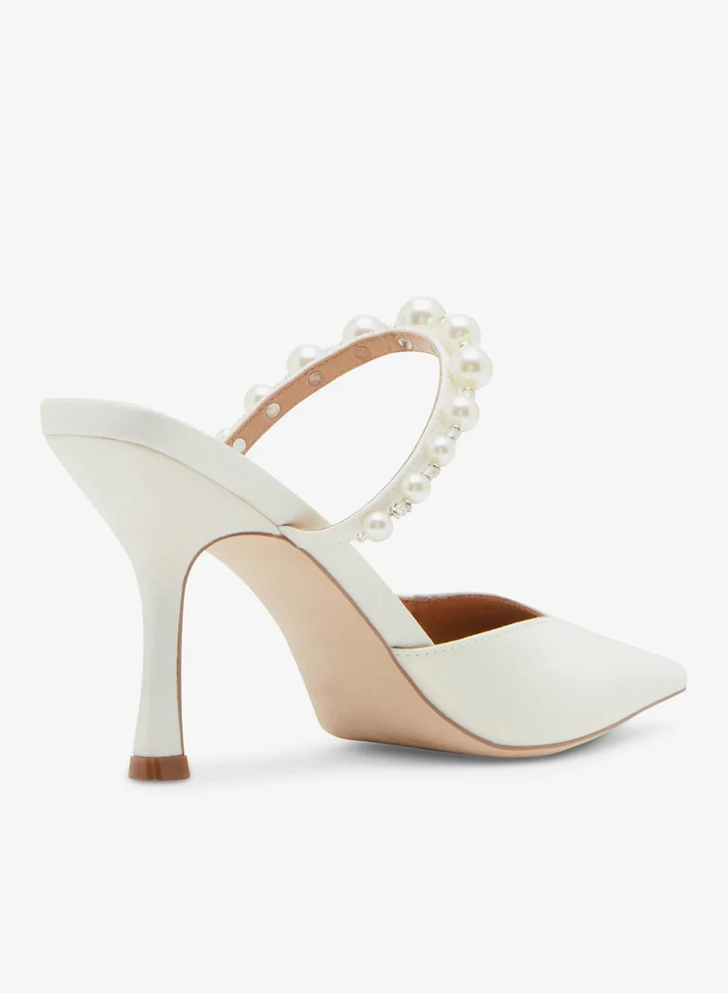 ستيف مادن كعب بريكي أبيض