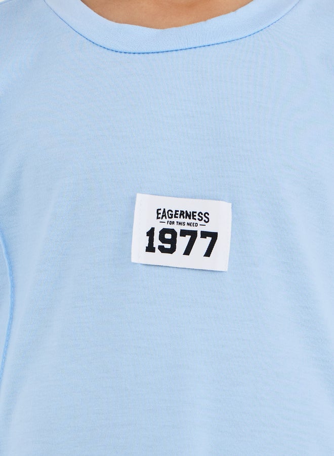 Styli Boys Blue Solid Badge Detail T-Shirt and Joggers Set - Image 3