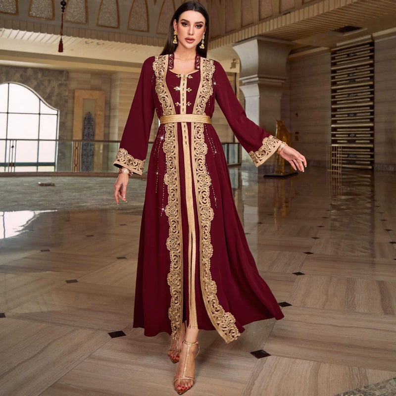 فستان سهرة أنيق بدانتيل وكريستال بأكمام طويلة - Image 1