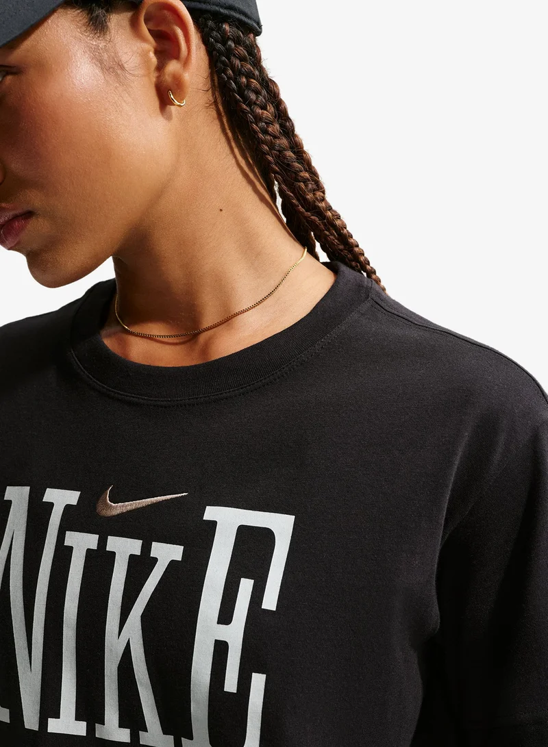 Nike BLACK Nsw Classic Boyfriend Oc Inconnect T-Shirt for Women | Best Price UAE