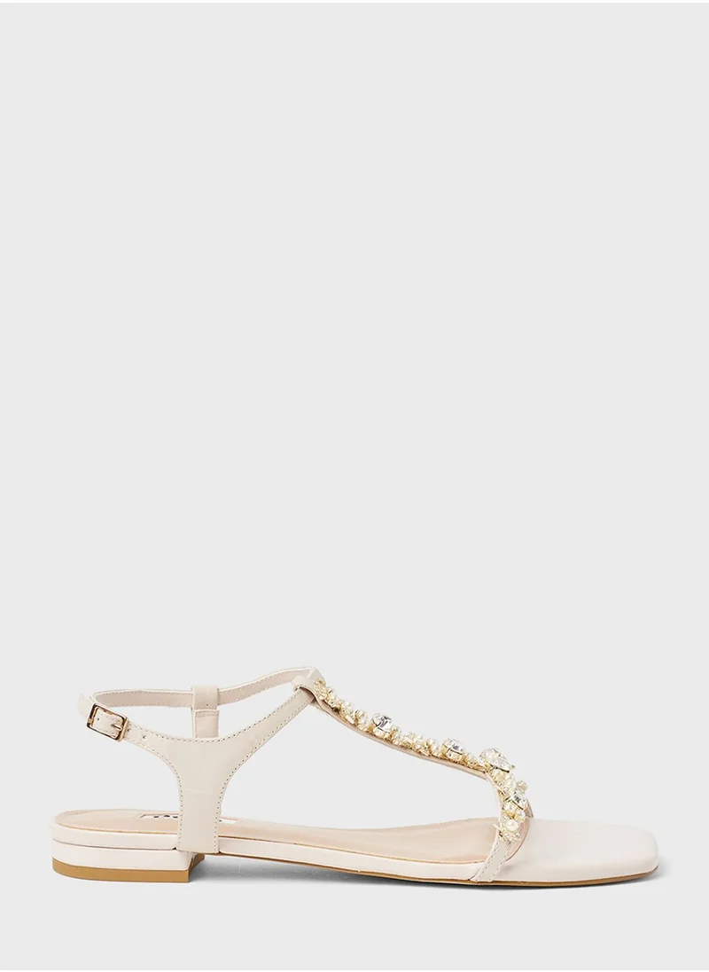 ديون لندن Nasa Embellished Sandals