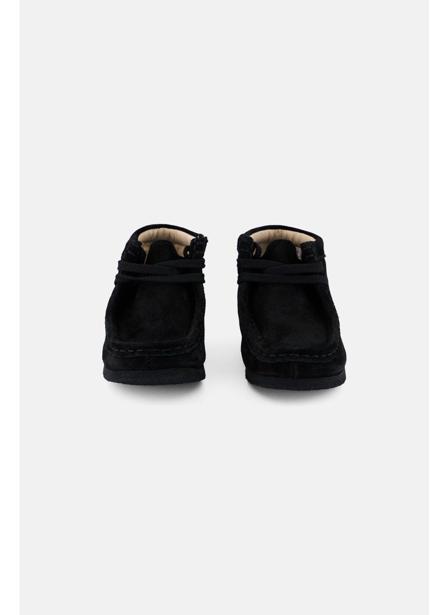 clarks Toddlers Boy Standard Wallabee Lace Up Boots, Black  - Image 2