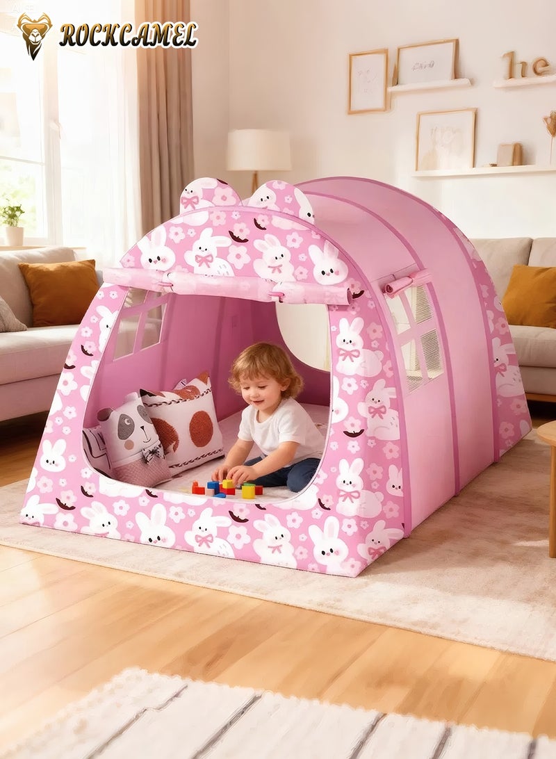 ROCKCAMEL خيمة لعب للأطفال - خيمة كبيرة داخلية وخارجية مع ناموسية وسجادة لعب، تصميم منبثق بمساحة كبيرة، بيت لعب قابل للطي للأطفال، سهل التركيب والتخزين (تصميم أرنب، 132 × 102 × 82 سم) - Image 3