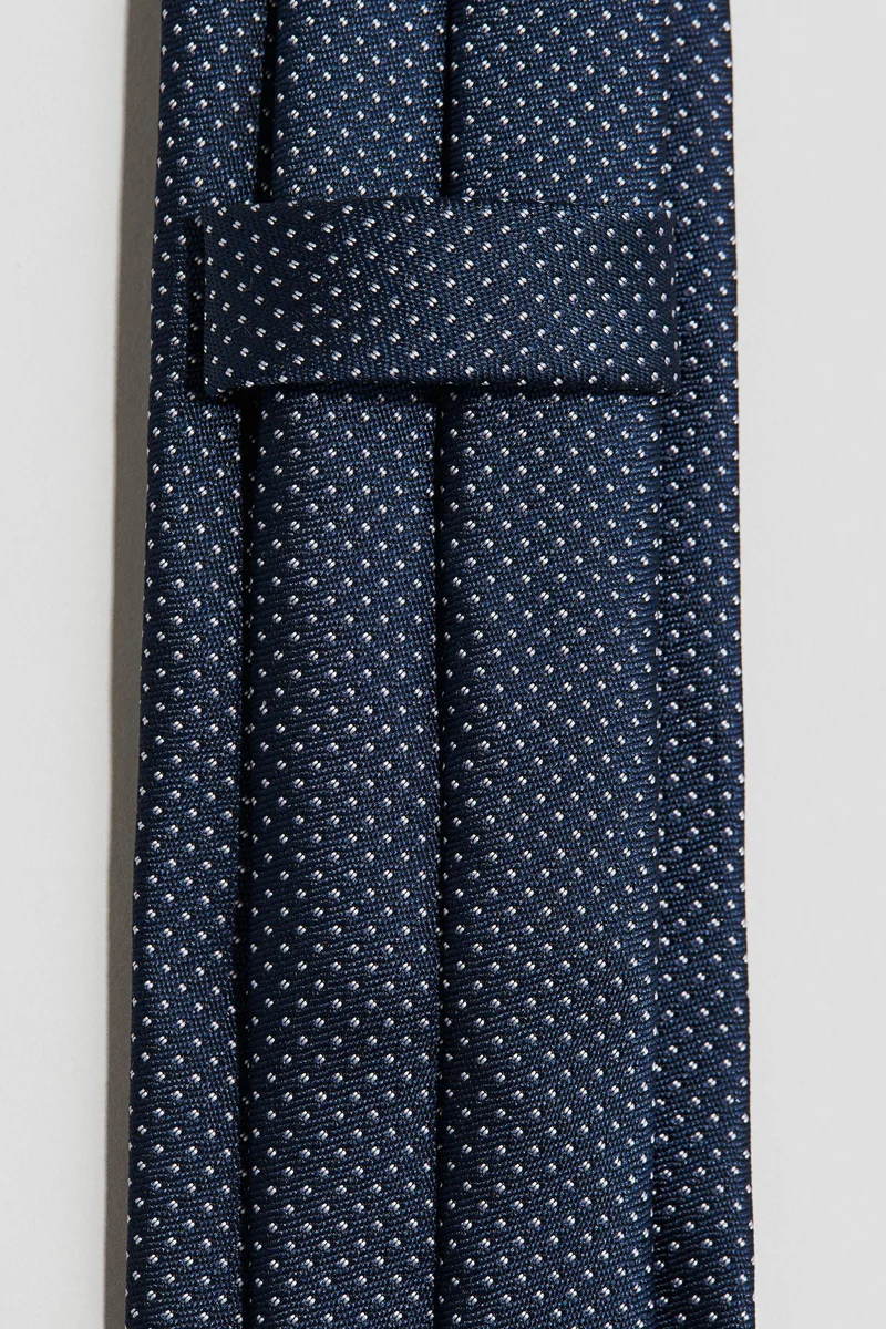 اتش اند ام ربطة عنق