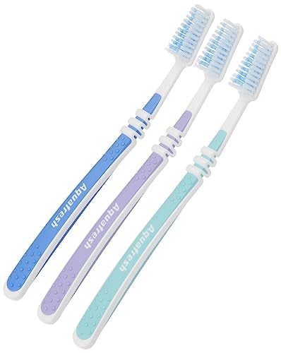 Aquafresh Toothbrush 3 Pack GSK015556 - Image 1