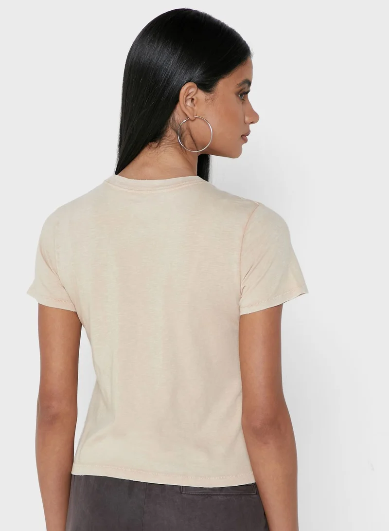 آري من امريكان ايجل تيشيرت بياقة دائرية