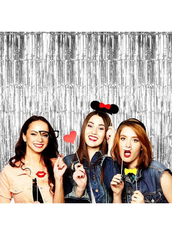 توي إكس إي - ستائر TOYXE Foil Fringe Tinsel لتزيين خلفية الصور للحفلات باللون الفضي، عبوة من 6 قطع - Image 1