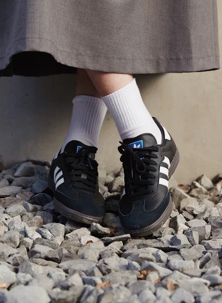 Adidas Men's and Women's Outdoor Sports Shoes - Image 4