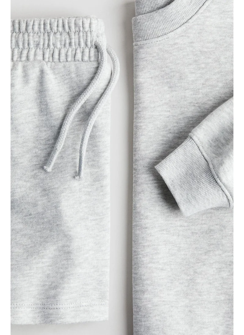 H&M 2-piece sweatshirt and shorts set