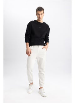 Man Regular Fit Knitted Trousers