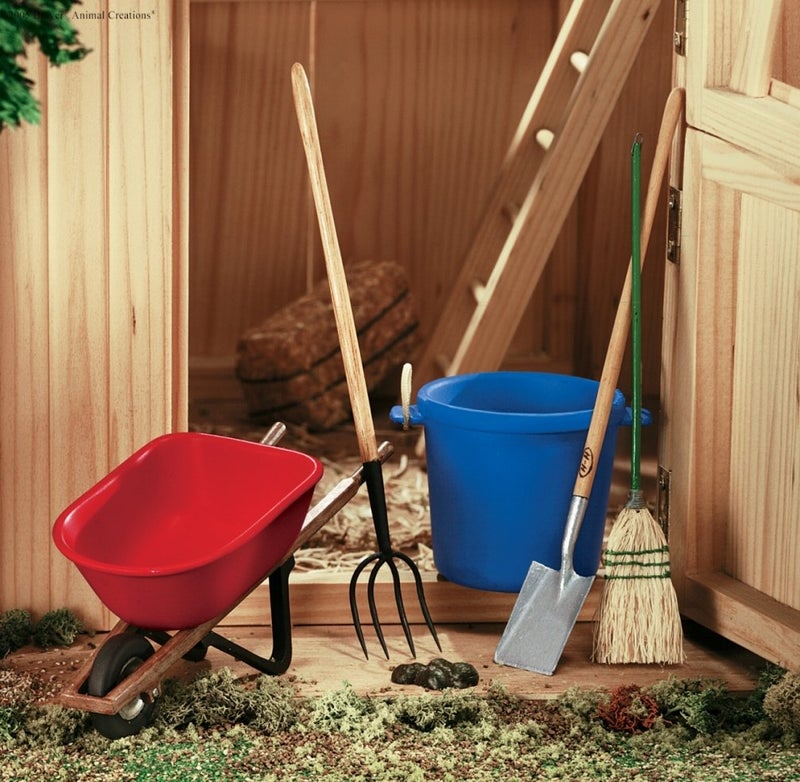 Breyer Traditional Stable Cleaning Set (1:9 Scale) - Image 3