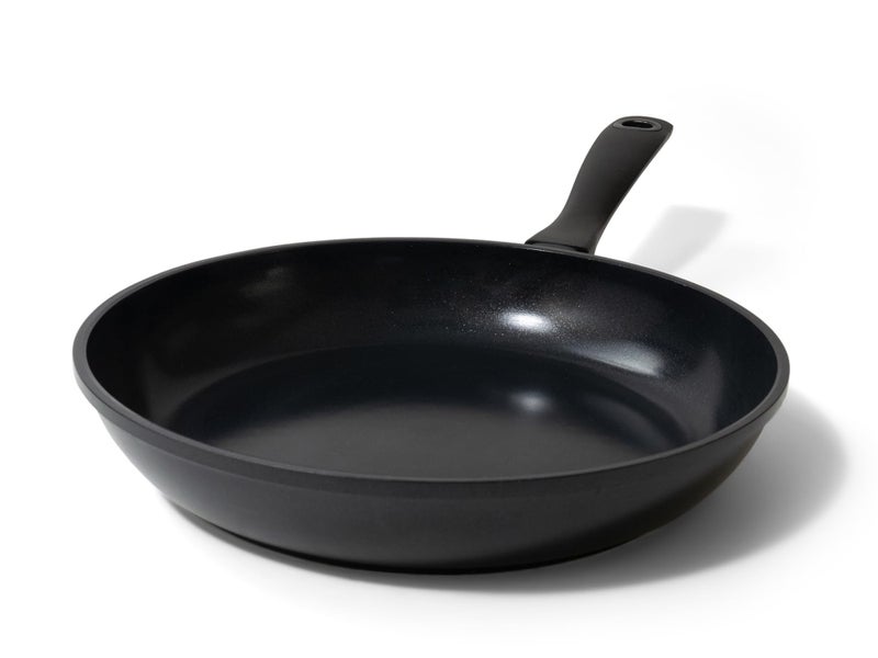 Alva Energy 8 Ceramic Nonstick Frying Pan Made With No PTFE PFOA PFAS Lightweight Easy to Clean Induction ScratchResistant Heats Evenly for Everyday Cooking - Image 2