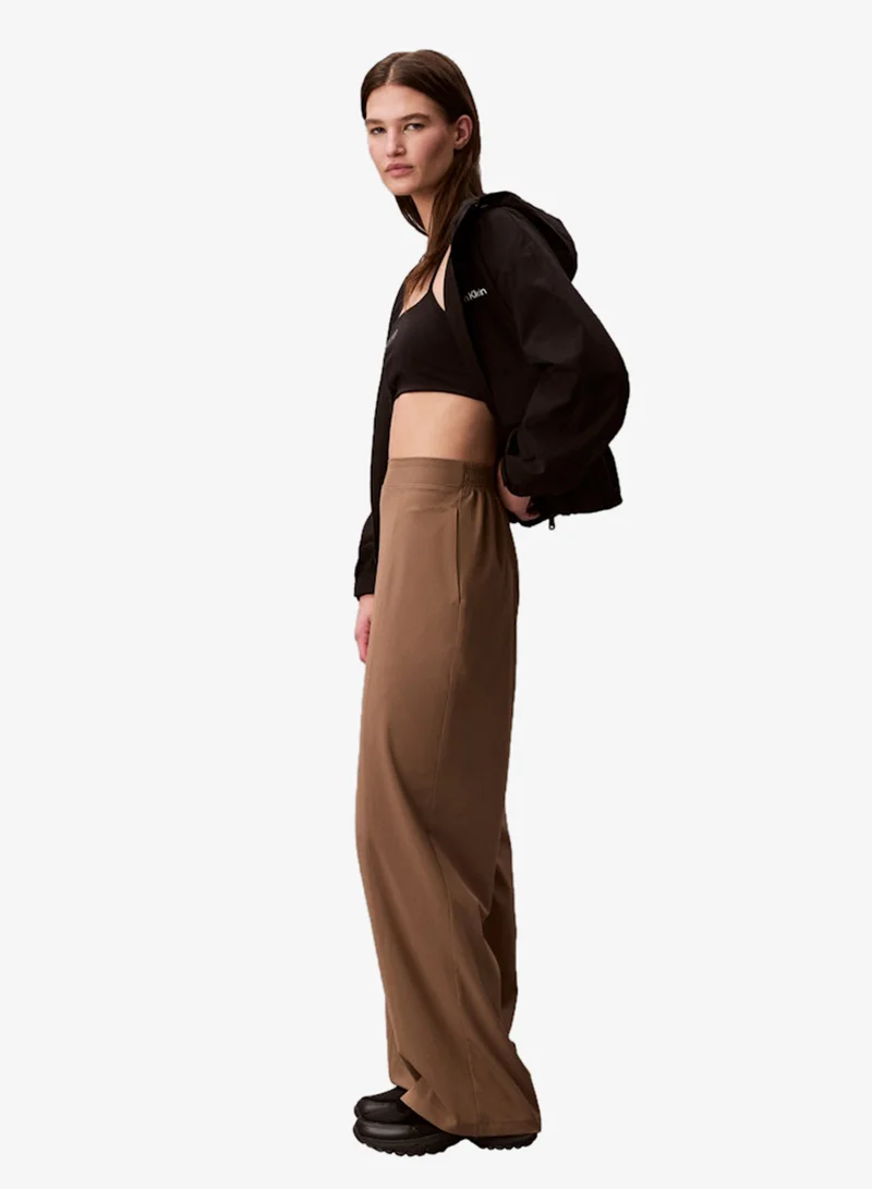 Calvin Klein Sports Shitake Commuter Woven Sweatpants for Women | Best Price UAE