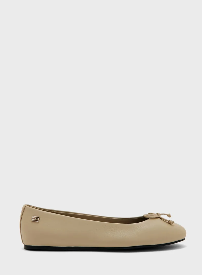 TOMMY HILFIGER Essential  Pointed Toe Ballerinas