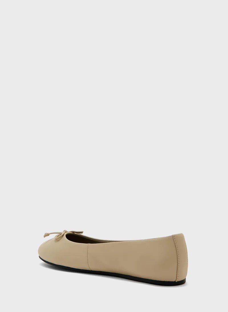 TOMMY HILFIGER Essential  Pointed Toe Ballerinas