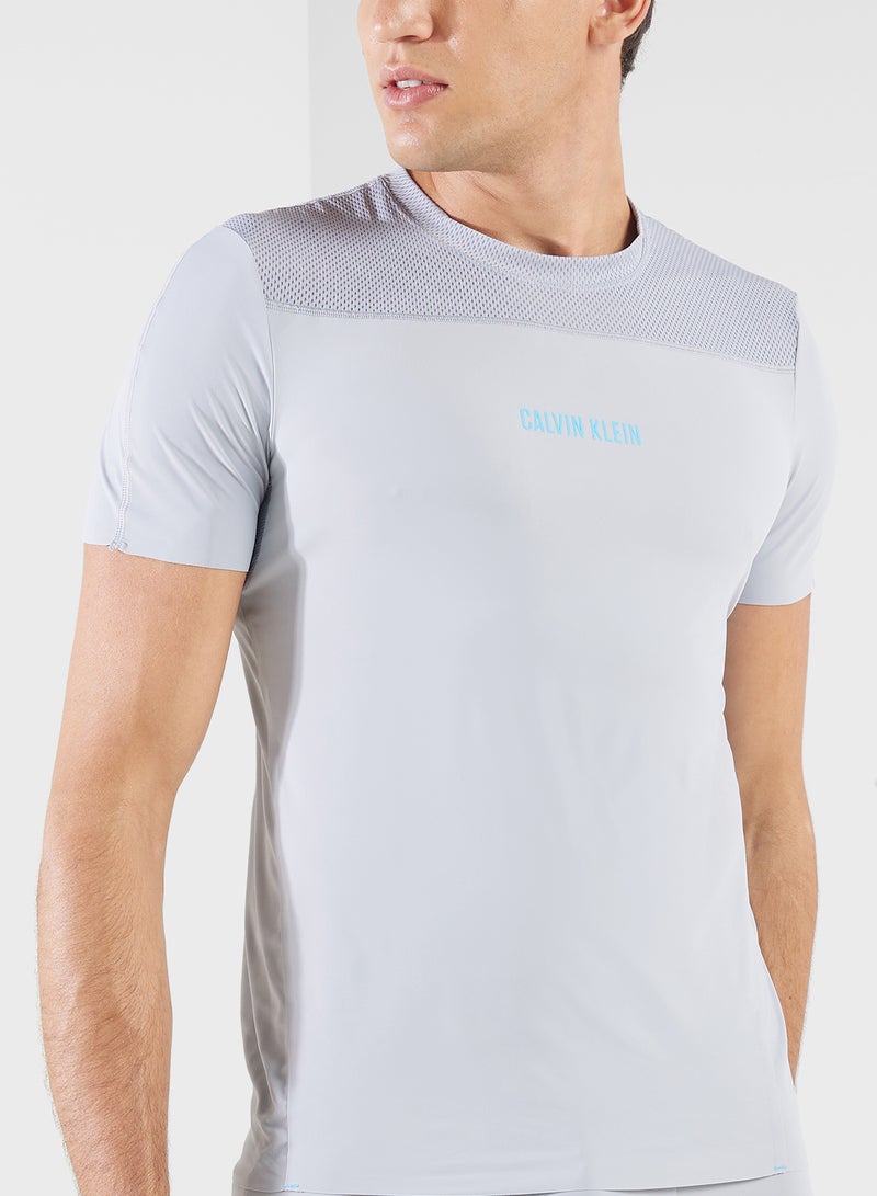 كالفن كلاين سبورت تيشيرت أساسي للتمارين - Image 3
