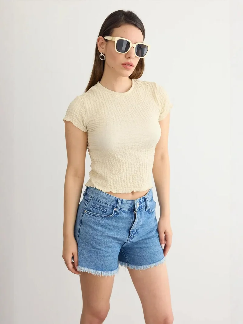 HICCUP Short-Sleeve Round Neck Cropped Top in Textured Twisted Fabric