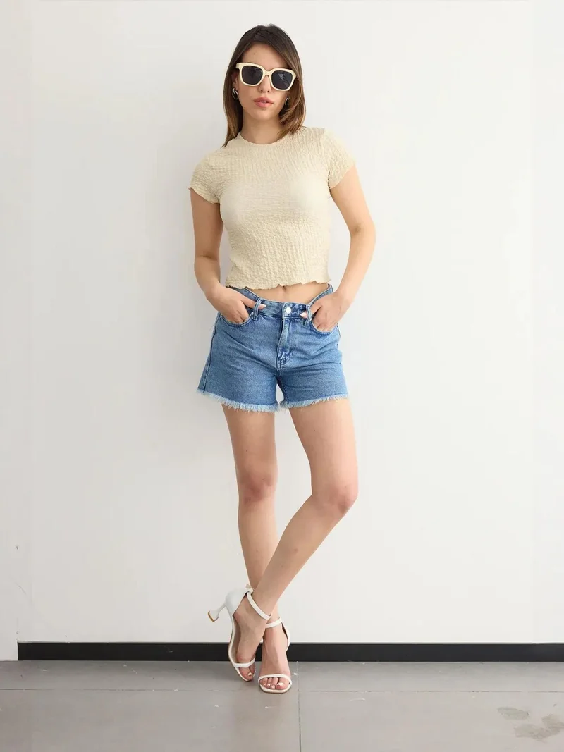 HICCUP Short-Sleeve Round Neck Cropped Top in Textured Twisted Fabric