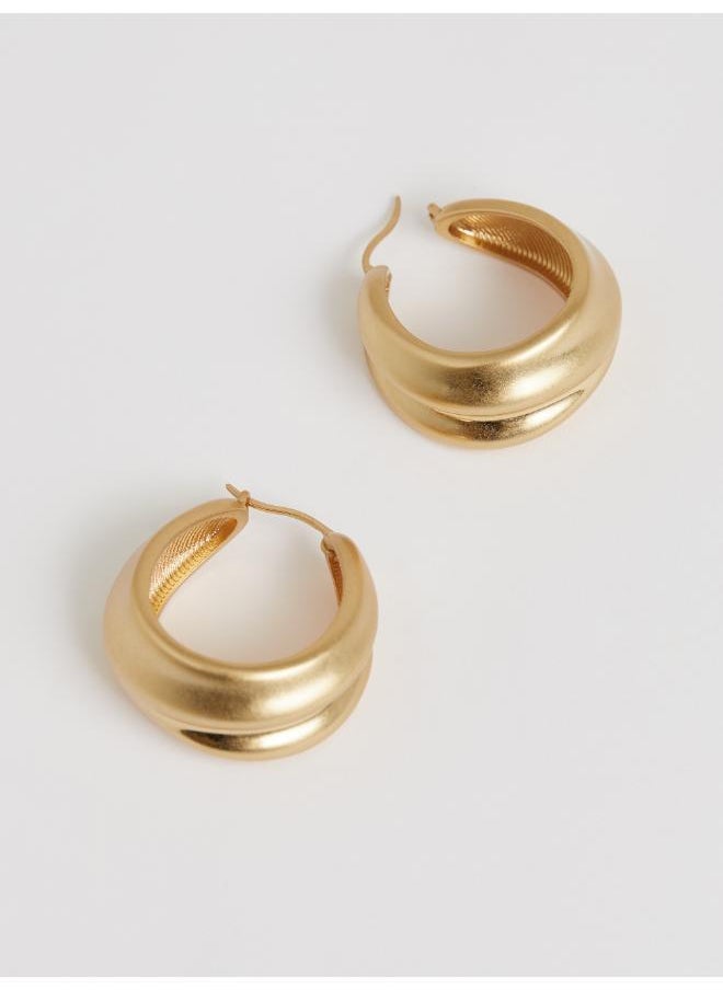 REISS Sophie: Sculptural Hoop Earring  - Image 3