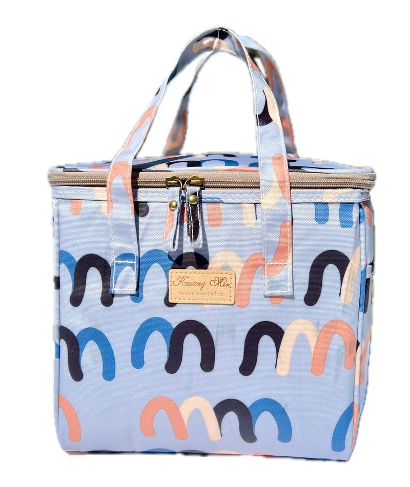 Kwang Min Floral Insulated Lunch Bag for Women,Reusable Lunch Box,Large Cooler for Office,Picnic Outdoors,Premium Quality Waterproof Fabric,Ideal Gift for Outdoors and work (Beige Strawberry) - Image 3
