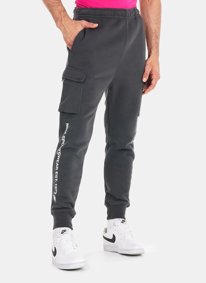 Nike Men's Sportswear Standard Issue Cargo Pants