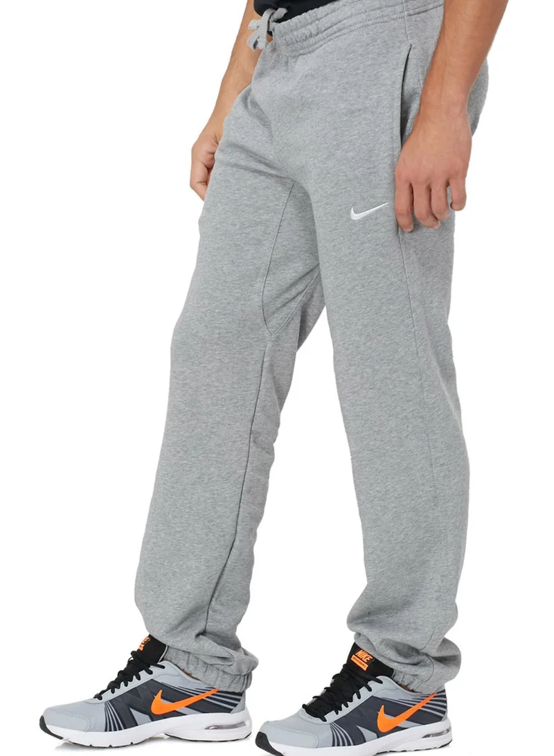 Nike Swoosh Cuffed Sweatpants