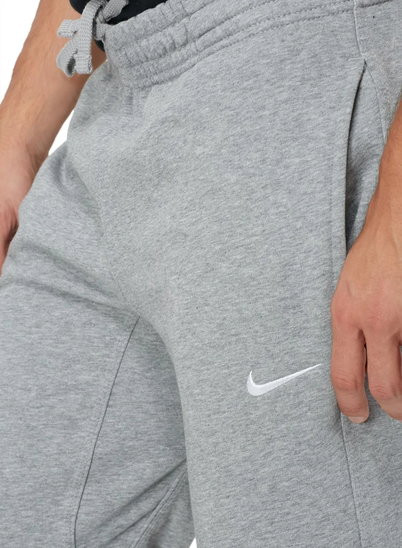 Nike Swoosh Cuffed Sweatpants